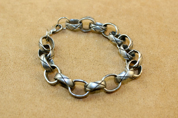 White Bronze Chain Bracelet || https://tworeddogs.com